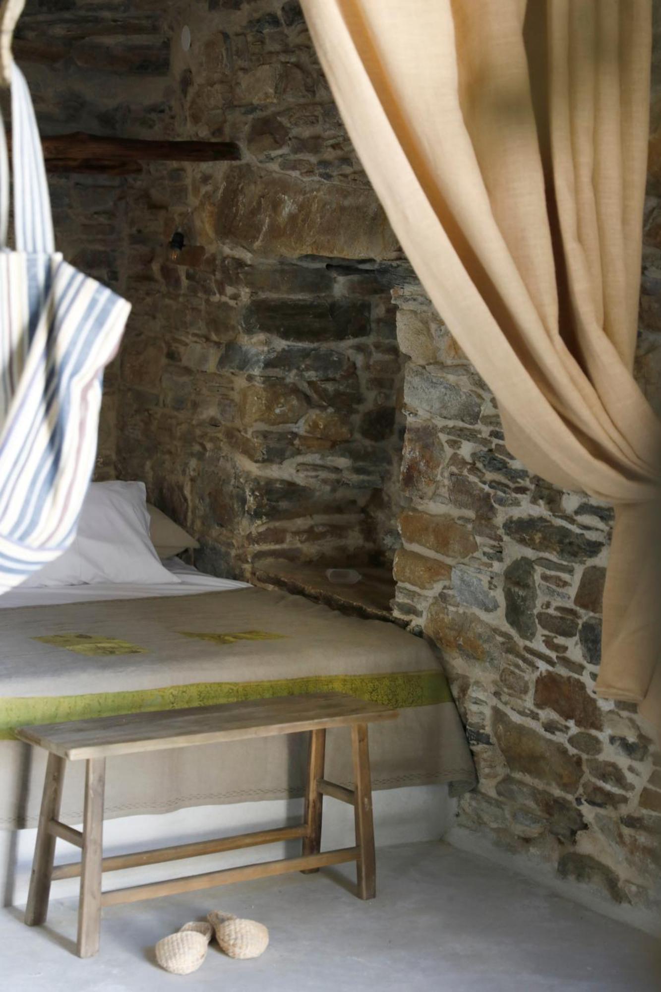 Onos Eco Living Villa Mési Rum bild