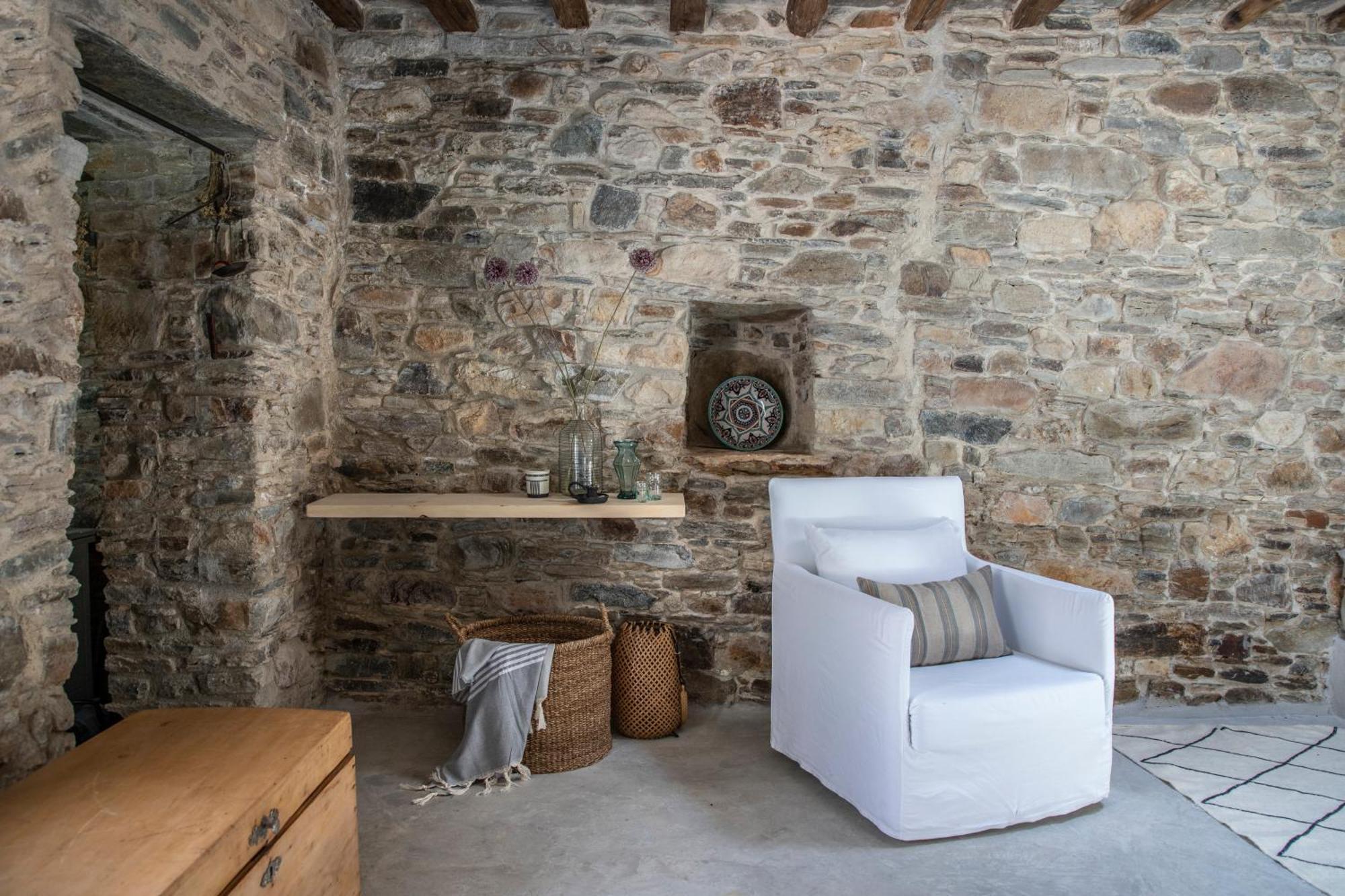 Onos Eco Living Villa Mési Rum bild